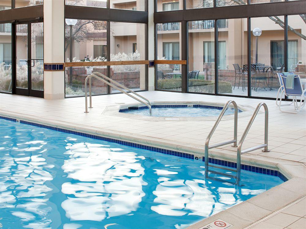 Courtyard Cincinnati Blue Ash Eksteriør billede