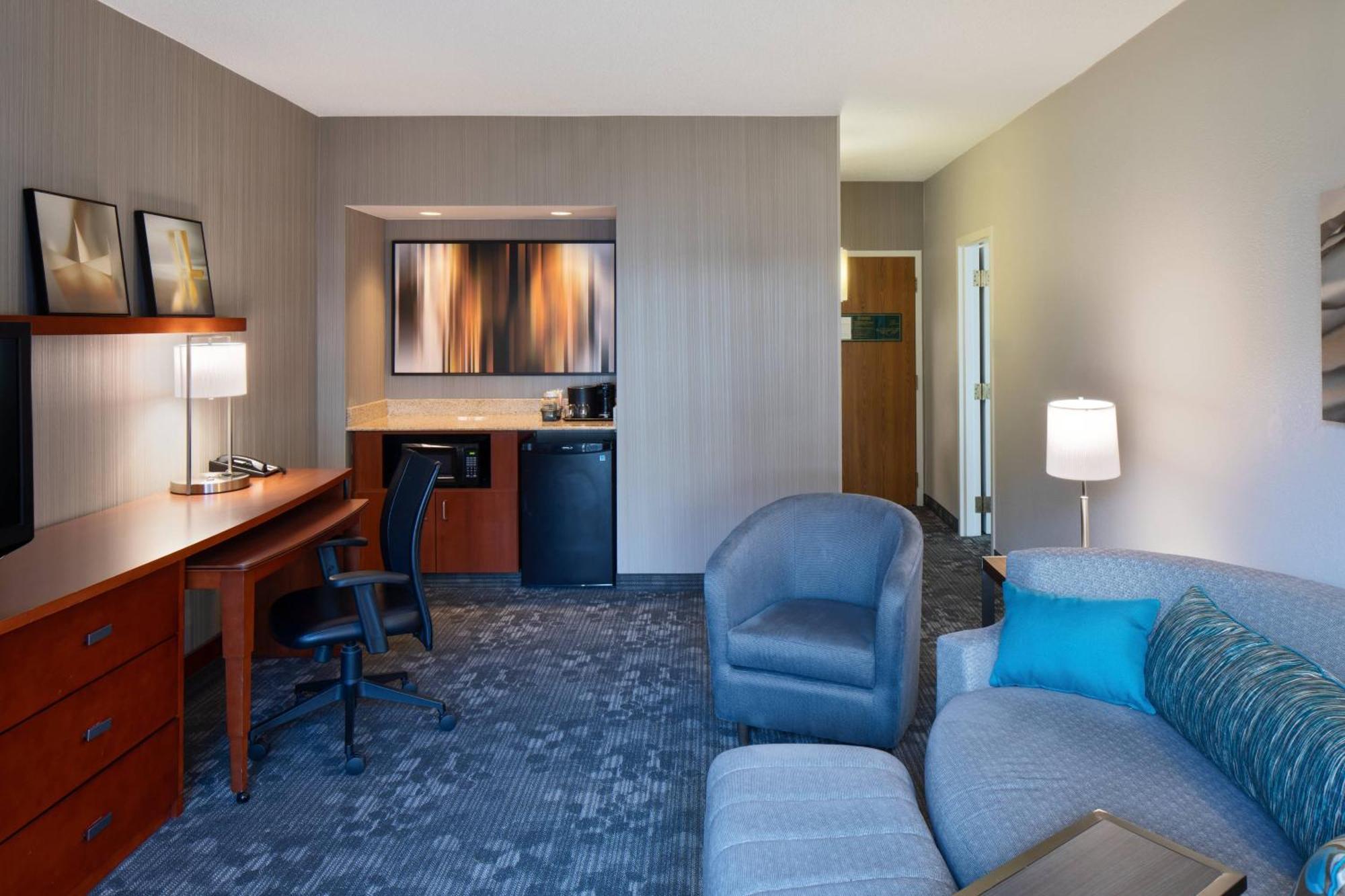 Courtyard Cincinnati Blue Ash Eksteriør billede