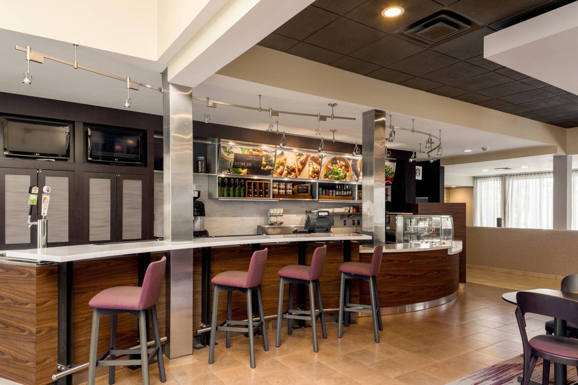 Courtyard Cincinnati Blue Ash Eksteriør billede