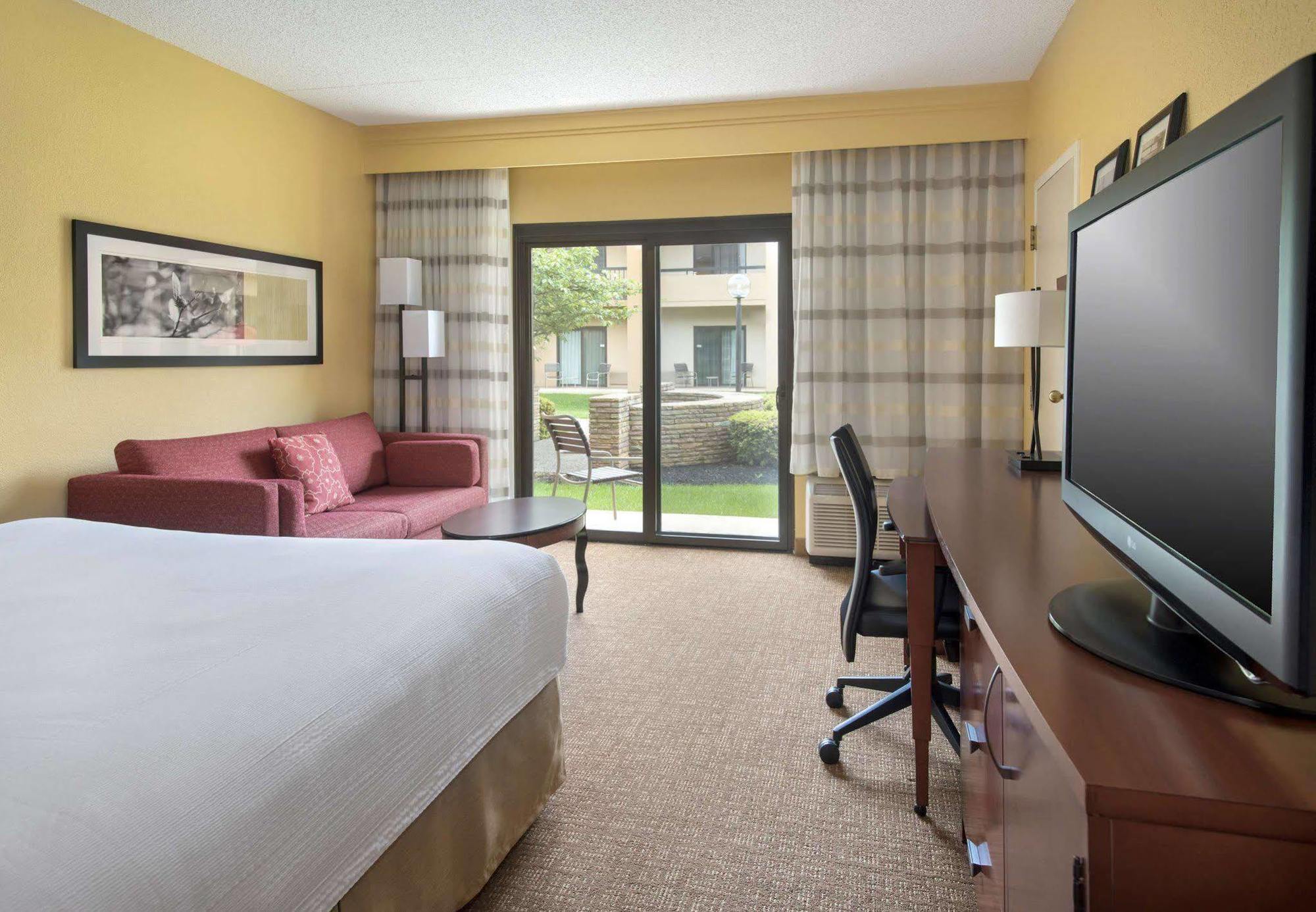 Courtyard Cincinnati Blue Ash Eksteriør billede